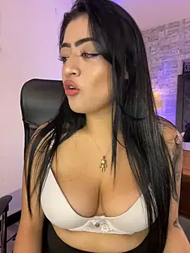 Snapshot of lucianaroy chatting on 6, 12, 2024 lucianaroy online show from 6, 12, 2024