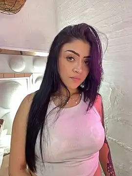 Snapshot of lucianaroy chatting on 15, 2, 2025 lucianaroy online show from 15, 2, 2025