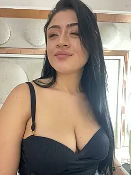 Snapshot of lucianaroy chatting on 24, 2, 2025 lucianaroy online show from 24, 2, 2025