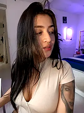 Snapshot of lucianaroy chatting on 30, 9, 2025 lucianaroy online show from 30, 9, 2025