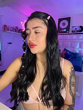 lucianaroy online show from 11, 4, 2026