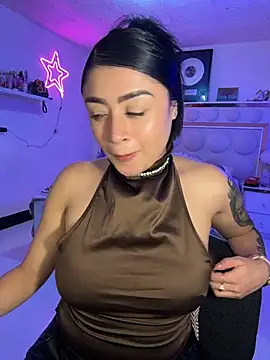 Snapshot of lucianaroy chatting on 18, 4, 2026 lucianaroy online show from 18, 4, 2026