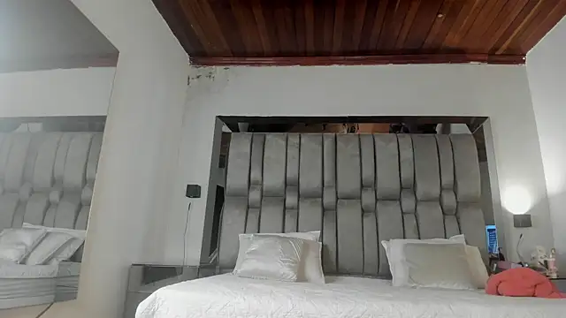 NikkySmiith online show from 10, 2, 2026