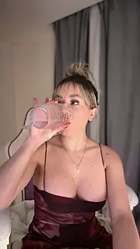 Snapshot of Alison_Diaz17 chatting on 7, 1, 2026 Alison Diaz17 online show from 7, 1, 2026