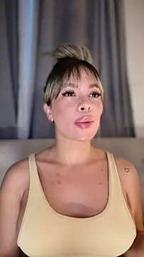 Snapshot of Alison_Diaz17 chatting on 18, 2, 2026 Alison Diaz17 online show from 18, 2, 2026