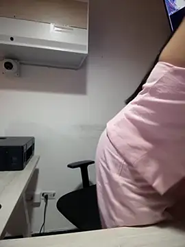 MarianaBenz online show from 3, 10, 2025