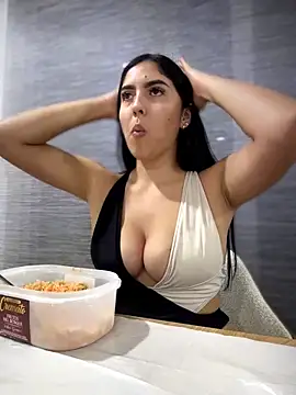 MarianaBenz online show from 27, 4, 2026