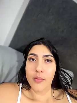 Snapshot of MarianaBenz chatting on 4, 6, 2026 MarianaBenz online show from 4, 6, 2026