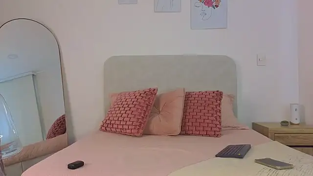 KristennBlue online show from 15, 12, 2025