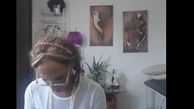 Snapshot of bardotbigcockts chatting on 6, 3, 2025 bardotbigcockts online show from 6, 3, 2025