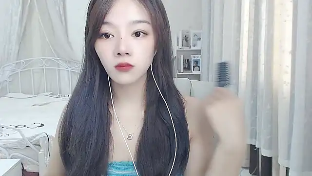 Snapshot of Jenny-Z chatting on 2, 7, 2026 Jenny-Z online show from 2, 7, 2026