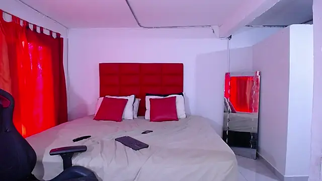 LyonGallego  online show from 8, 2, 2026