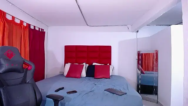 LyonGallego  online show from 25, 2, 2026