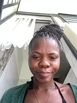 Snapshot of petiteebony_81 chatting on 14, 1, 2025 petiteebony 81 online show from 14, 1, 2025