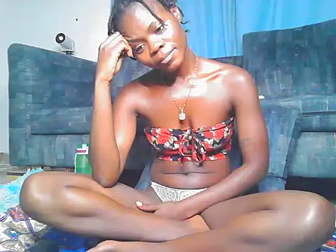 Snapshot of petiteebony_81 chatting on 8, 2, 2025 petiteebony 81 online show from 8, 2, 2025