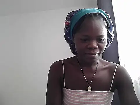 Snapshot of petiteebony_81 chatting on 15, 2, 2025 petiteebony 81 online show from 15, 2, 2025