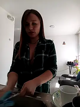 Snapshot of marena_saenz chatting on 22, 11, 2025 marena saenz online show from 22, 11, 2025