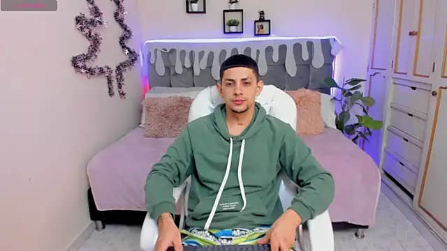 Alex cute77 online show from 7, 12, 2024