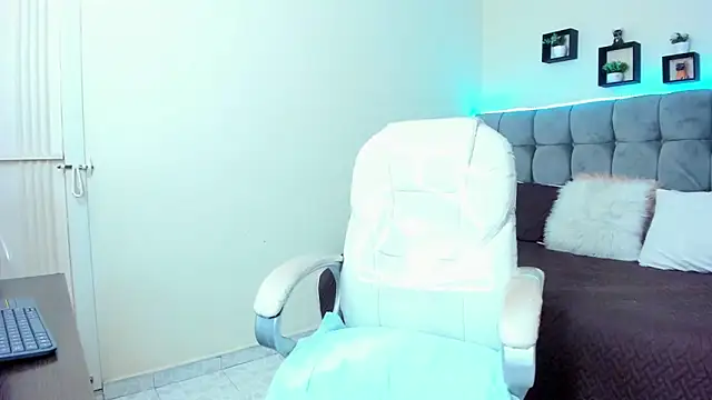 Alex cute77 online show from 1, 2, 2025