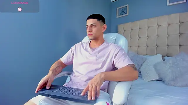 Alex cute77 online show from 10, 9, 2025