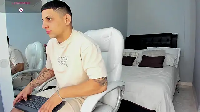 Alex cute77 online show from 9, 1, 2026