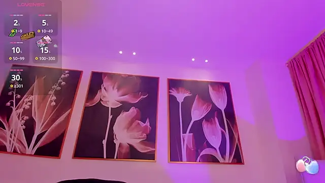 Snapshot of LindseyMoss chatting on 9, 1, 2025 LindseyMoss online show from 9, 1, 2025