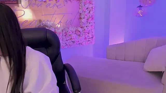 Snapshot of LindseyMoss chatting on 13, 1, 2025 LindseyMoss online show from 13, 1, 2025