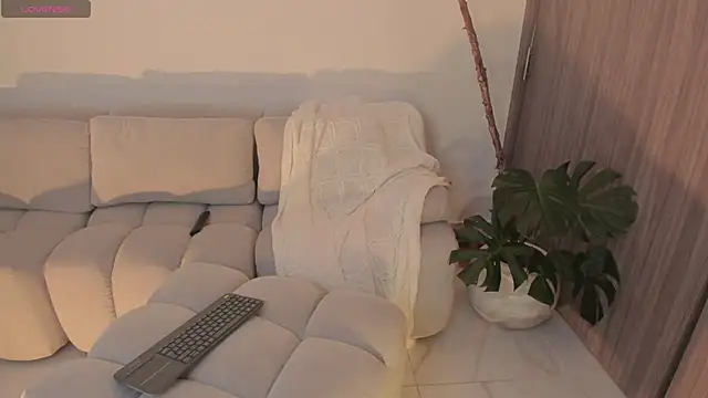 Snapshot of LindseyMoss chatting on 11, 10, 2025 LindseyMoss online show from 11, 10, 2025