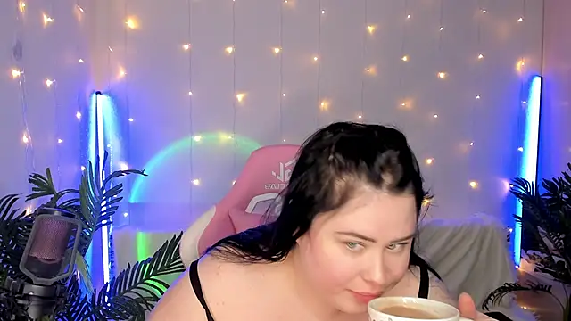 Snapshot of Akemi_BBW chatting on 27, 12, 2024 Akemi BBW online show from 27, 12, 2024