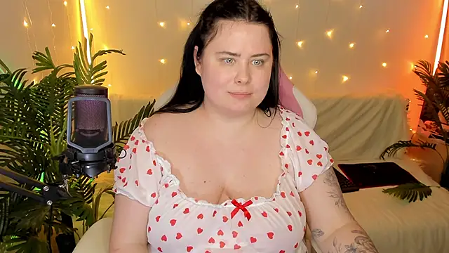 Snapshot of Akemi_BBW chatting on 30, 12, 2024 Akemi BBW online show from 30, 12, 2024