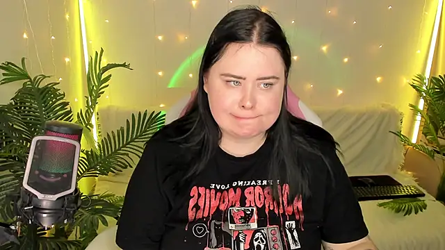 Snapshot of Akemi_BBW chatting on 2, 1, 2025 Akemi BBW online show from 2, 1, 2025