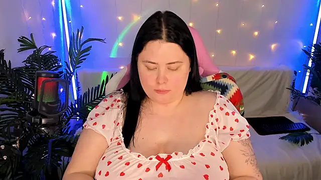 Snapshot of Akemi_BBW chatting on 8, 1, 2025 Akemi BBW online show from 8, 1, 2025