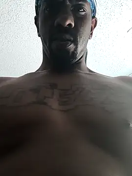 Snapshot of icyMike43 chatting on 14, 12, 2025 icyMike43 online show from 14, 12, 2025