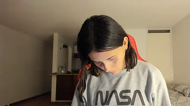 Snapshot of zoe_jeane_beker chatting on 10, 2, 2025 zoe jeane beker online show from 10, 2, 2025