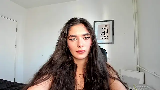 PortraitMarie online show from 5, 1, 2025