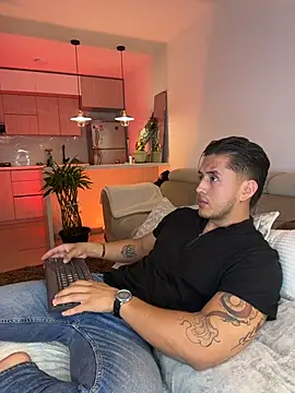 Chriskyle  online show from 28, 11, 2025