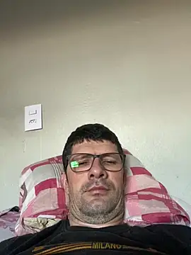 Snapshot of Juliano2289 chatting on 13, 5, 2026 Juliano2289 online show from 13, 5, 2026