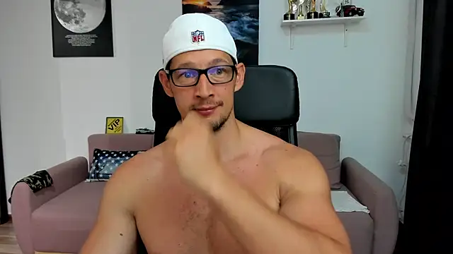 Snapshot of BrutusK08 chatting on 26, 6, 2026 BrutusK08 online show from 26, 6, 2026