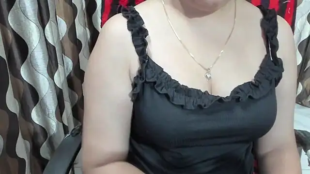 Snapshot of Kaur_Jannat chatting on 5, 10, 2025 Kaur Jannat online show from 5, 10, 2025