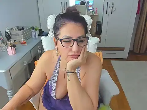 karenncougar online show from 8, 2, 2025
