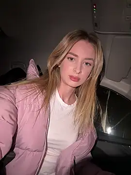 Snapshot of EvieEvans chatting on 17, 1, 2025 EvieEvans online show from 17, 1, 2025