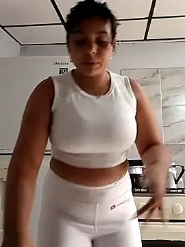 stefanie010 online show from 8, 1, 2025