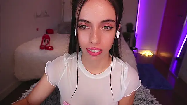 Dayna Nebula online show from 5, 10, 2025