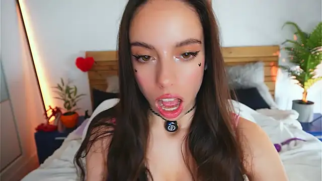 Dayna Nebula online show from 10, 5, 2026