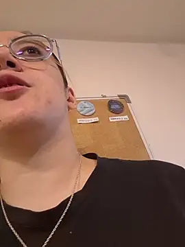 NaomiShimizu online show from 16, 4, 2026