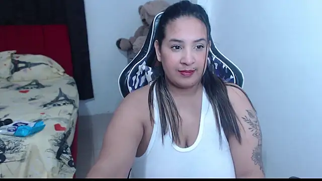 Snapshot of KathyHardcore69 chatting on 11, 11, 2025 KathyHardcore69 online show from 11, 11, 2025