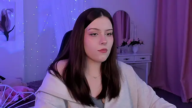 CoralineKeyns online show from 6, 2, 2025