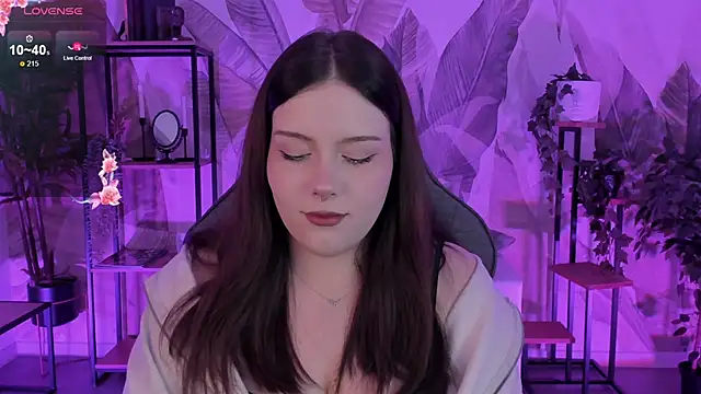 CoralineKeyns online show from 9, 10, 2025