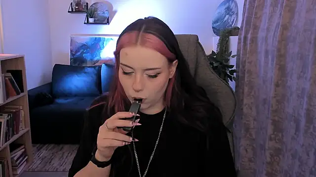 Snapshot of CoralineKeyns chatting on 21, 5, 2026 CoralineKeyns online show from 21, 5, 2026
