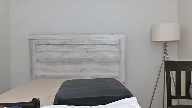 Snapshot of Carmen_Cream chatting on 8, 11, 2025 Carmen Cream online show from 8, 11, 2025